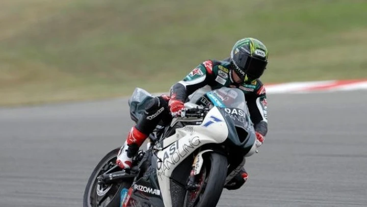 Foto del giorno: Traverso di Chaz Davies a Silverstone
