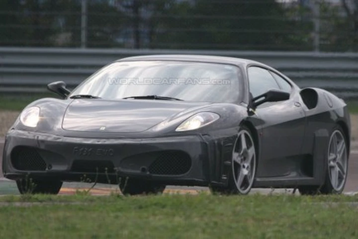 Sarà così l'erede della Ferrari F430?