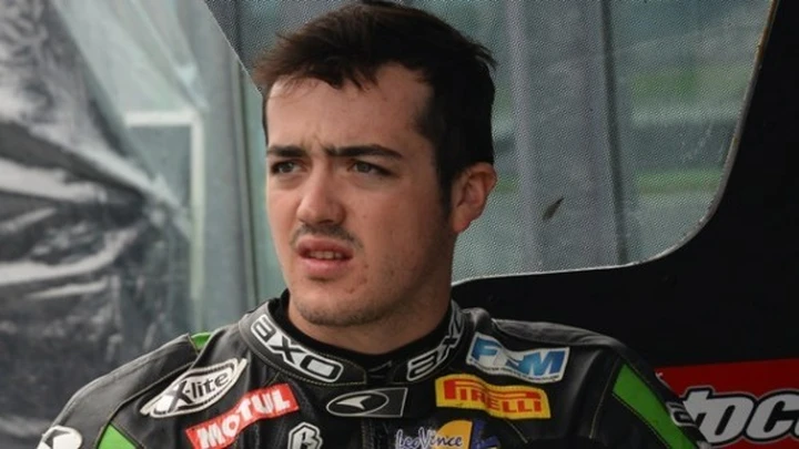 STK1000, Magny Cours: Guarnoni beffa Barrier e si prende la pole