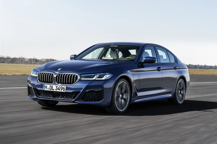 Nuova BMW Serie 5: tutte le caratteristiche del restyling