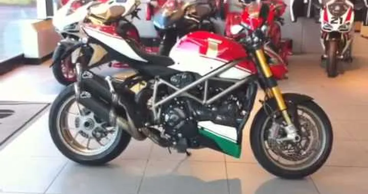 DUCATI STREETFIGHTER S  TRICOLORE! by Ducati Firenze