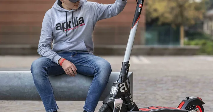 Aprilia eSR1, il monopattino nato in collaborazione con MT Distribution