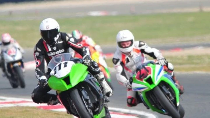 Ruben Xaus in pista a Varano De' Melegari come maestro per i piloti Motodiserie e Dunlop Cup