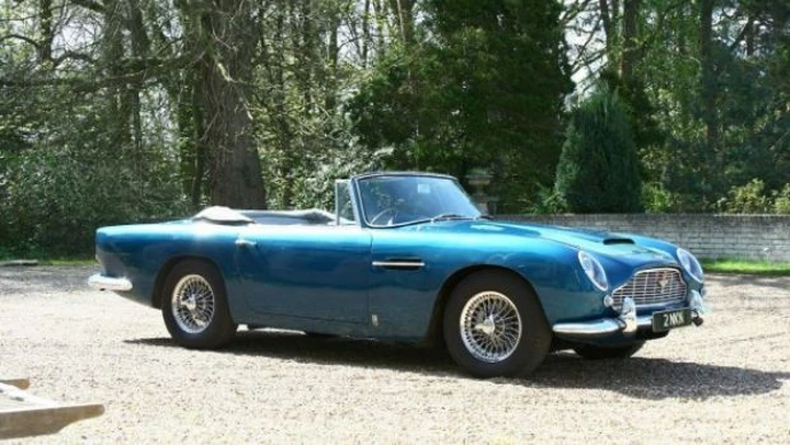 Aston Martin: asta da record alla vecchia sede di Newport Pagnell