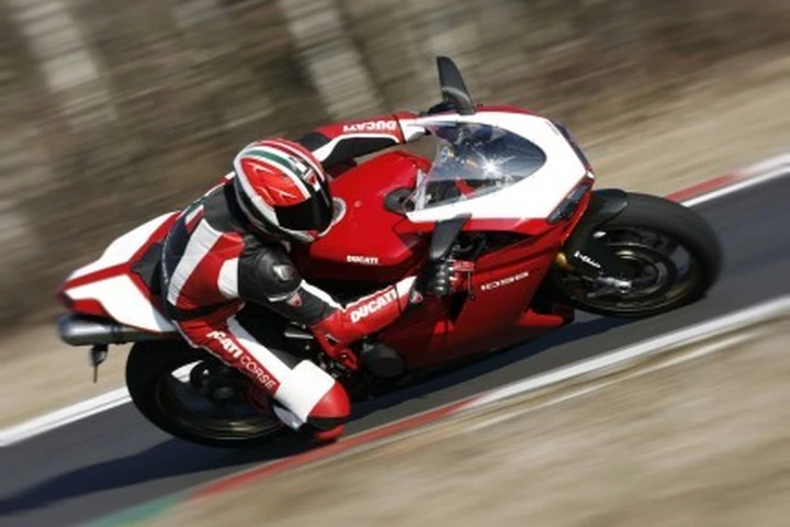 Ducati 1098R: primi responsi dalla pista