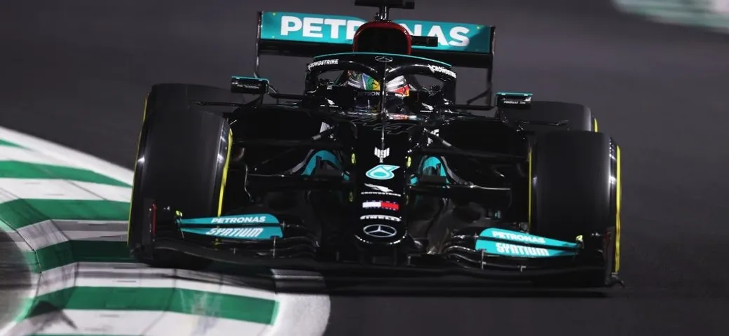 F1 GP Arabia Saudita: Hamilton vince la gara più controversa del 2021