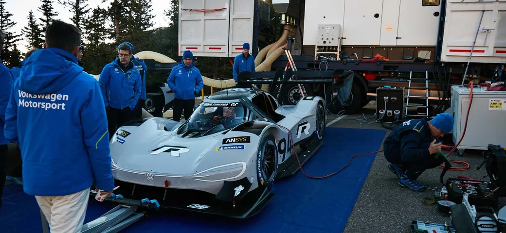 Volkswagen Pikes Peak: le sfide nel ricaricare le batterie