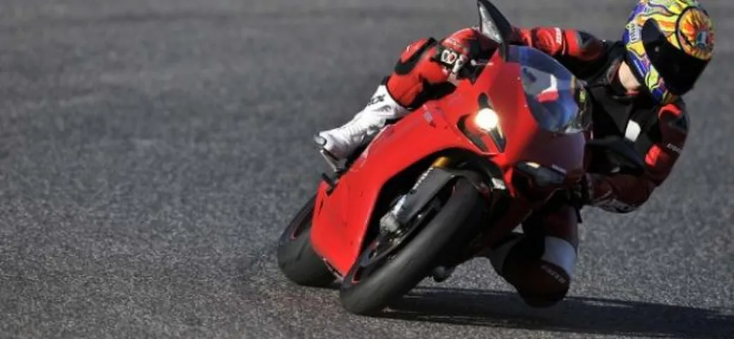 TEST Ducati 1198 SP: aggiornamenti per la sportiva di punta di Borgo Panigale