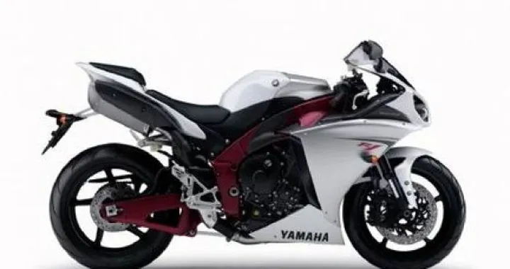 Yamaha specifica i 206 kg di peso della R1 2009: dato in ordine di marcia