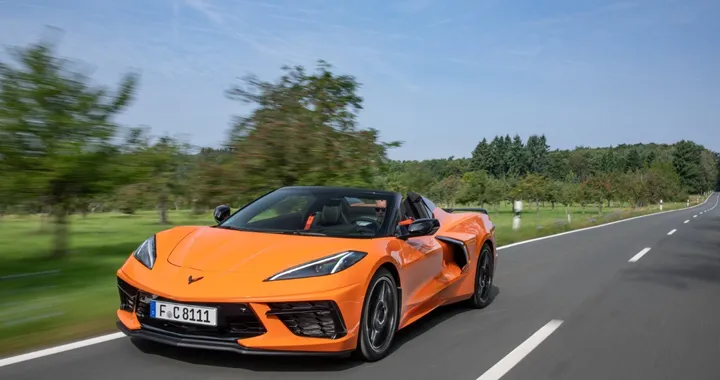Chevrolet Corvette Stingray C8 debutta in Italia: prezzo da 90.100 euro