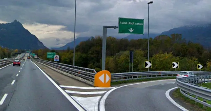 81enne contromano in autostrada: tragedia sfiorata