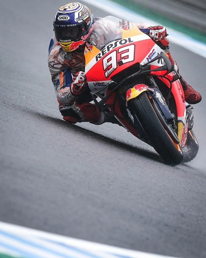 MotoGP qualifiche: Marquez “brucia” le tre Yamaha di Morbidelli, Quartararo, Vinales. Rosse, terza fila. Rossi 10°