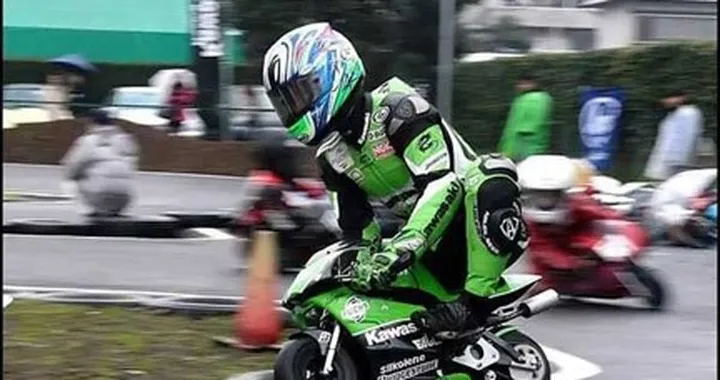 Foto del giorno: baby Kawasaki MotoGP 2009