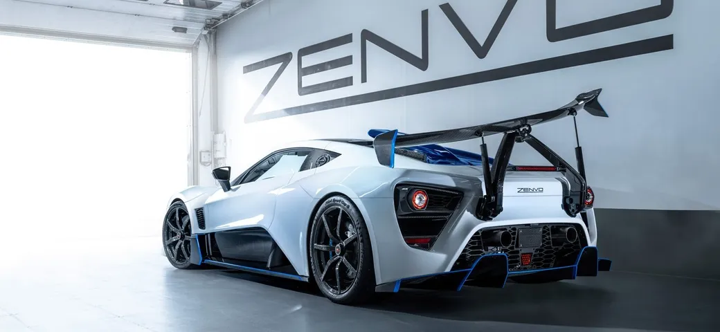 Zenvo TSR-S: hypercar danese plasmata con materiali compositi