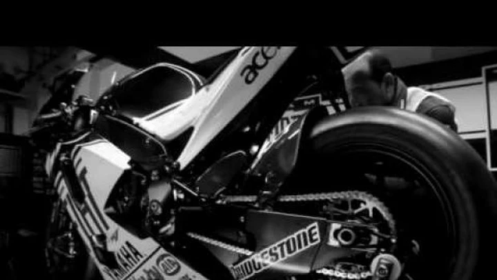 L'R1 vien di notte...