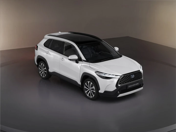 Nuova Toyota Corolla Cross svelata in anteprima europea