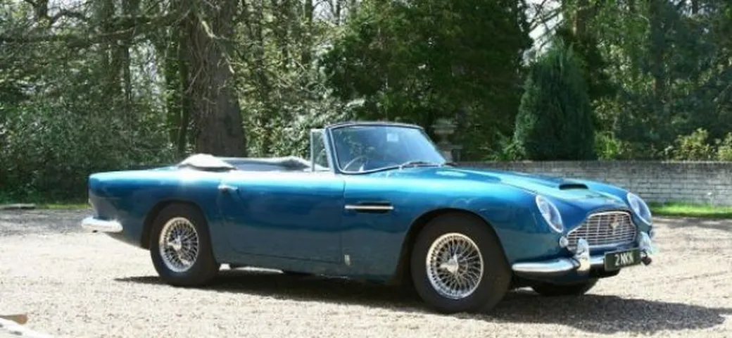 Aston Martin: asta da record alla vecchia sede di Newport Pagnell