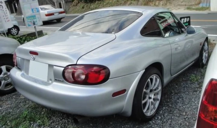 Mazda MX5: in vendita una delle Mk2 Coupé