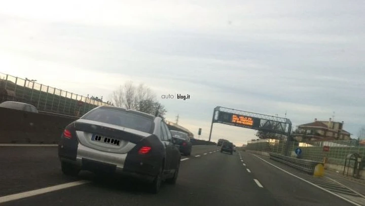 Mercedes Classe S W222: le foto spia di un nostro lettore