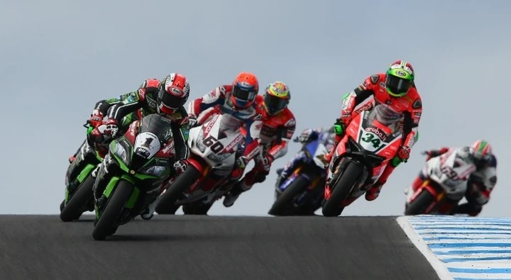 WSBK Australia Gara1: vince Rea davanti a Davies e Vd Mark