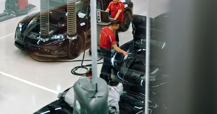 Porsche elettrica: raddoppiata la produzione della Taycan