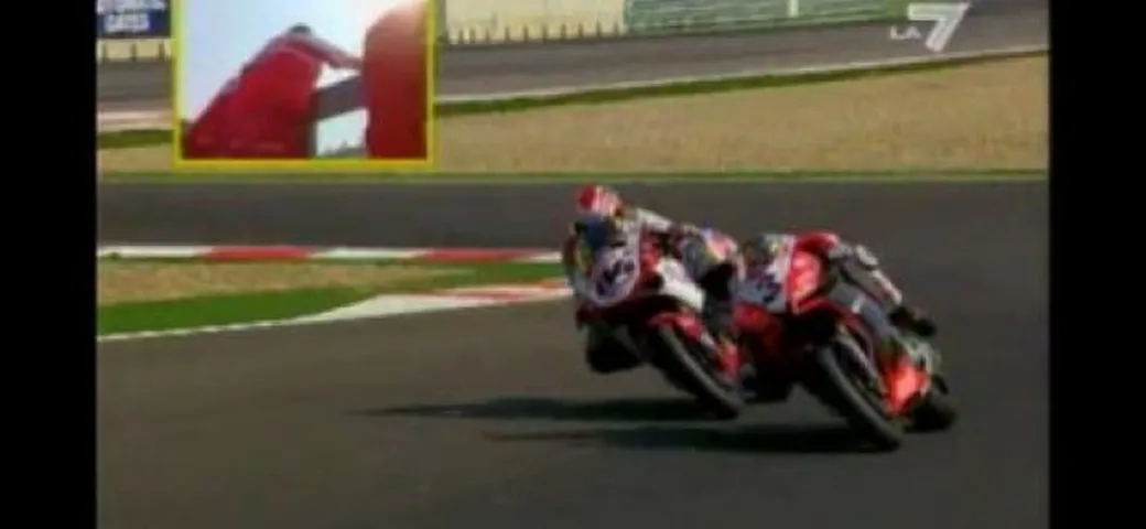 Biaggi vs Fabrizio, il sorpasso a pochi metri dal traguardo