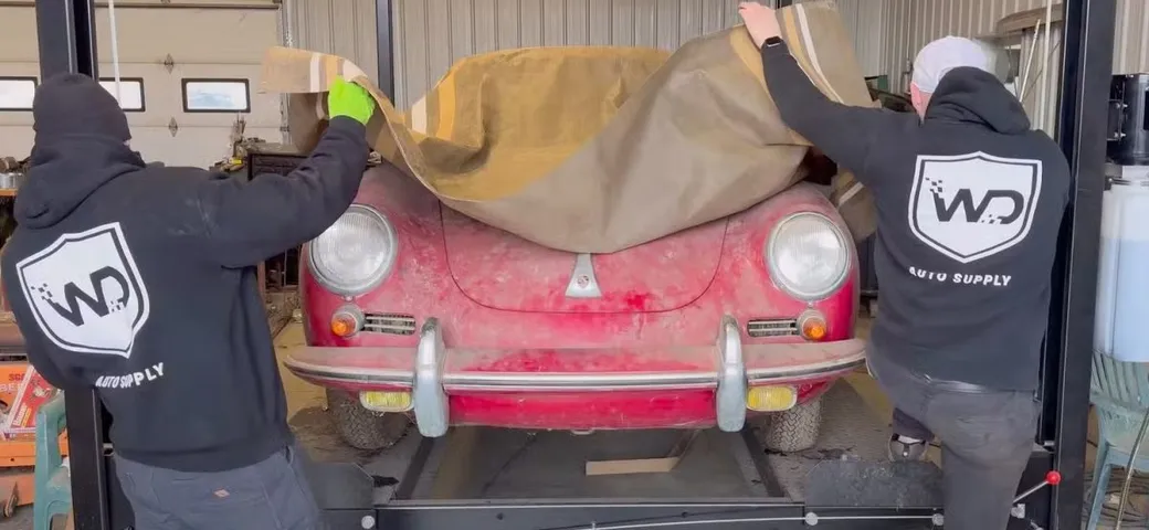 Porsche 356 SC torna in funzione dopo 58 anni in magazzino