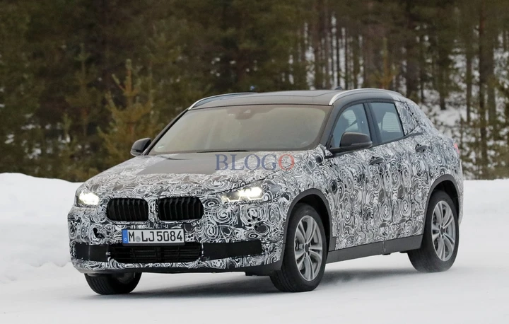 BMW X2: foto spia sulla neve