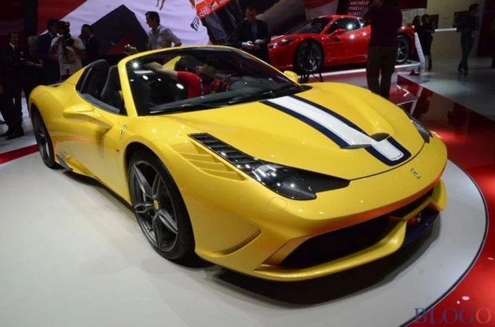 L'abitacolo della Ferrari 458 Speciale A