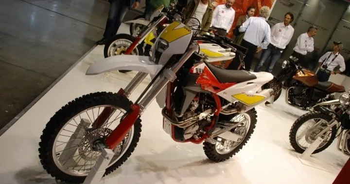 SWM RS500R e RS300R 2015