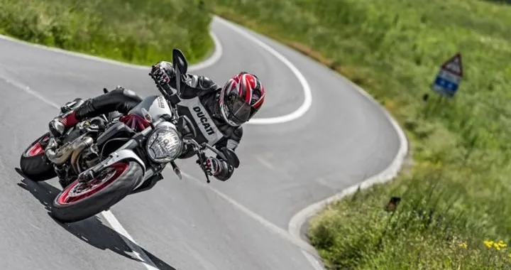 Ducati Monster 821 Open Week