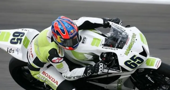 WSBK a Brno: dopo la "pole" di Imola Rea punta alla vittoria