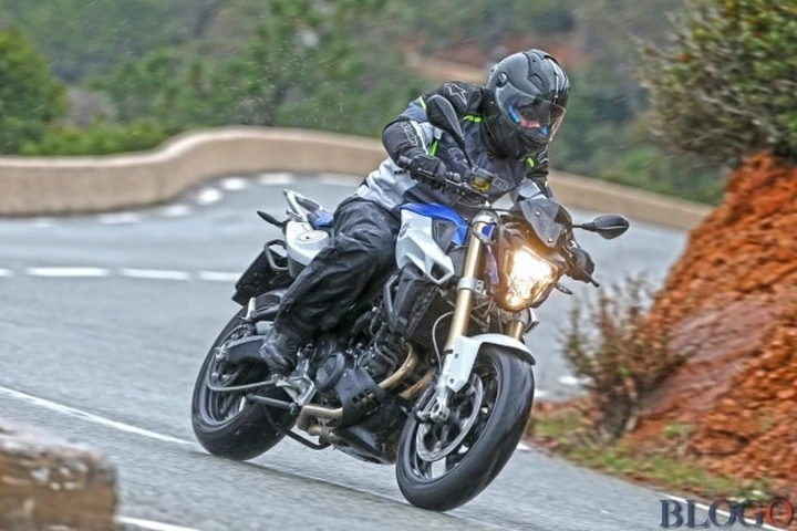 BMW F800R MY 2015: prova su strada