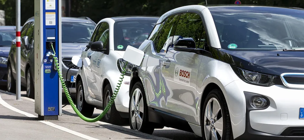 Bosch, un cloud per migliorare le performance delle batterie delle auto