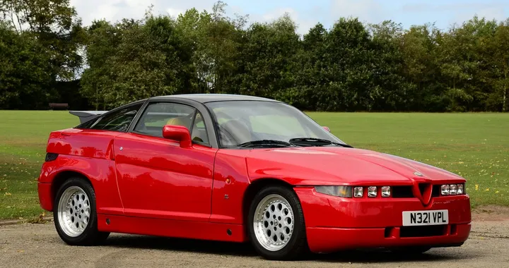 Alfa Romeo: SZ, la favolosa coupé compie 30 anni