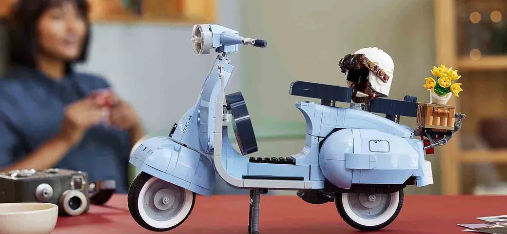 LEGO Vespa 125, il modellino nato dalla collaborazione tra le due eccellenze italiane