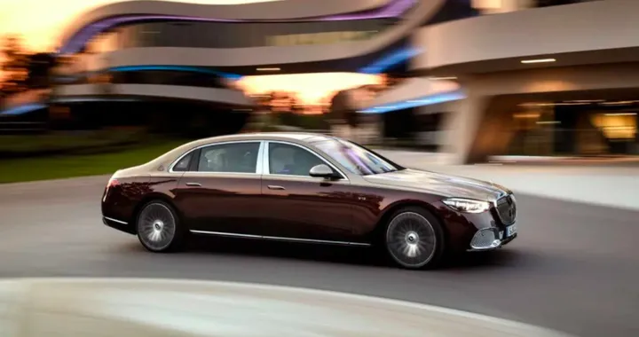 Mercedes-Maybach S680 4Matic: la variante con il V12