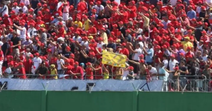 Foto del giorno: Un pò di Rossi in tribuna Ducati...