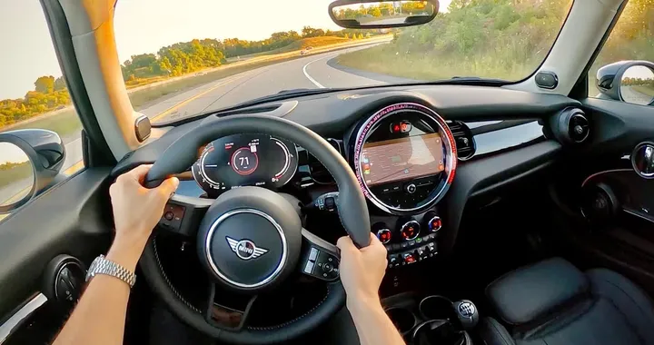 MINI dice addio al cambio manuale