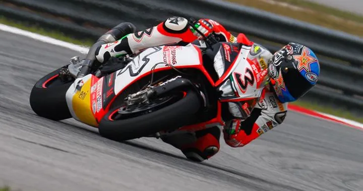 Sbk Sepang, pole a Tom Sykes (Kawasaki). Max Biaggi (Aprilia) “coperto”,  solo quarto