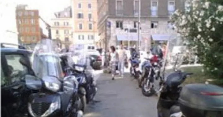 Moto e scooter incubo dei pedoni?