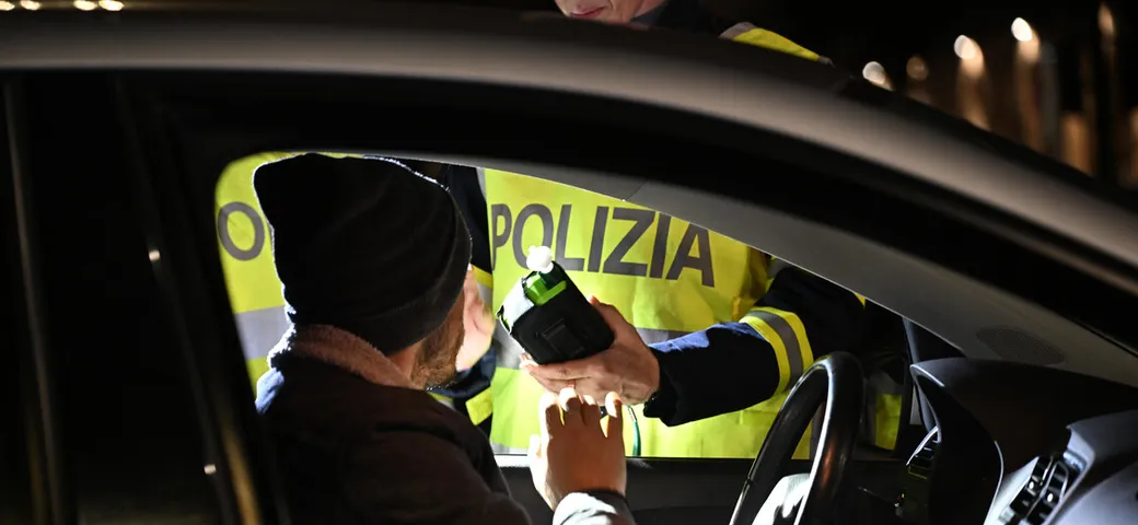 Alcolock è ora obbligatorio: il dispositivo antialcol che blocca l'auto di chi è recidivo