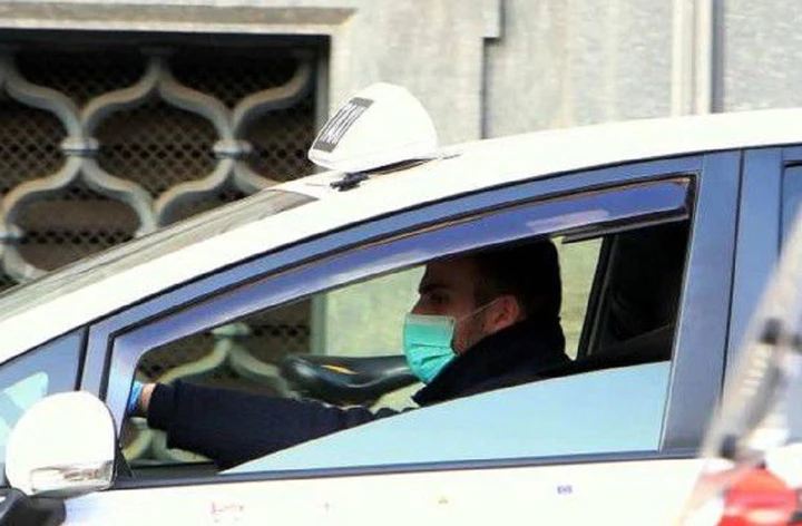 Nuovo decreto 2021: quante persone possono viaggiare in auto dal 26 aprile?
