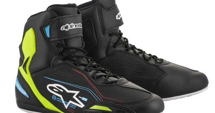 Alpinestars: abbigliamento moto collezione primavera 2020