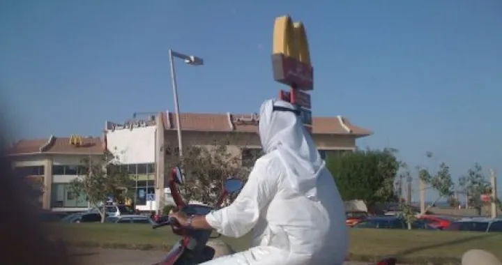 Foto del giorno: scooter in Kuwait