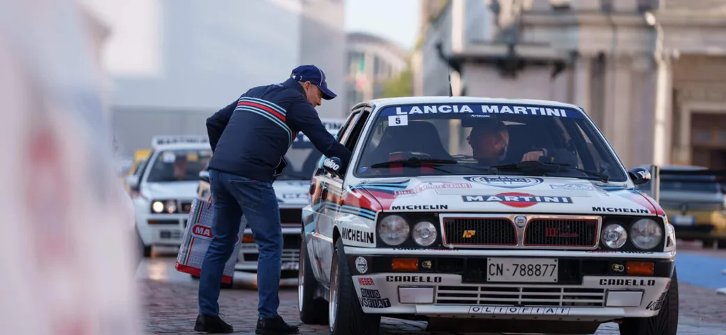 Lo spettacolo delle Lancia Delta a Torino con Miki Biasion