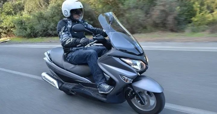 Suzuki Burgman 200 ABS 2015: il nostro test su strada