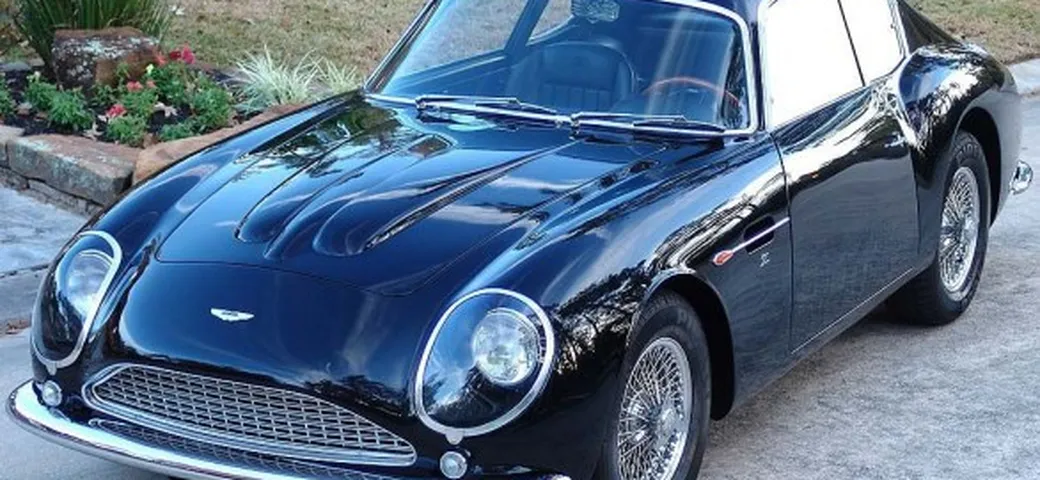 Aston Martin DB4 GT Zagato: in vendita su eBay un esemplare 'evoluto'