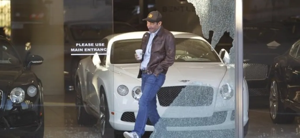 Il furto è nel concessionario Bentley. Spariscono gli orologi