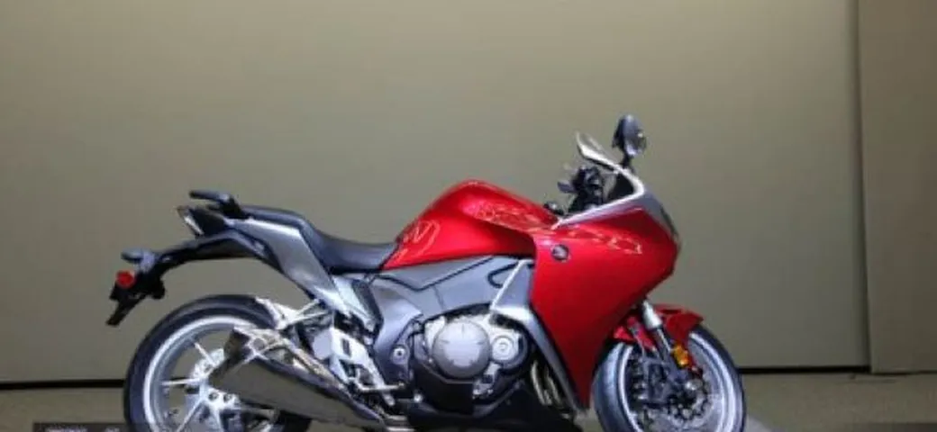 Honda VFR1200F 2010: foto e video live